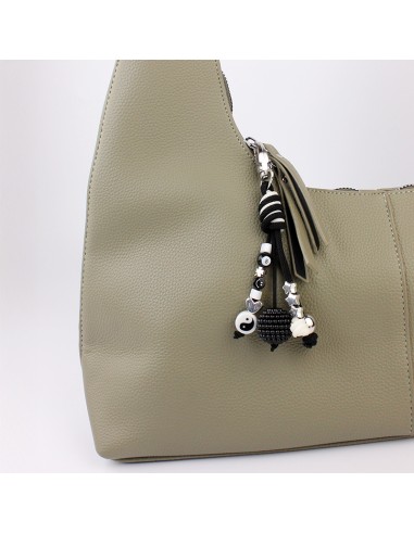 Llavero Black and White