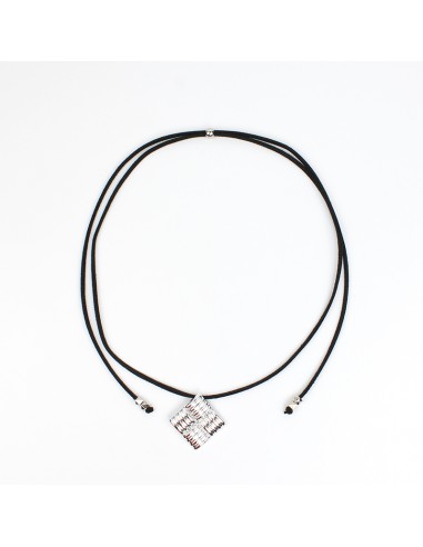 Collar Geometric Trend