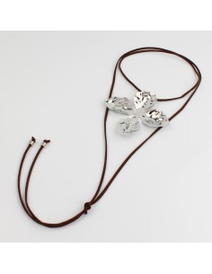 Collar de Gamuza Flor Plateada