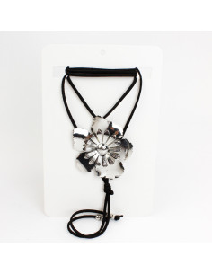 Collar de Gamuza Wide Flower
