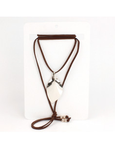 Collar de Gamuza Leaf Plate