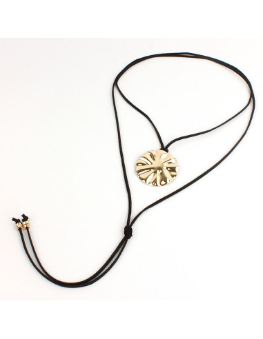 Collar de Gamuza Hammered Medal