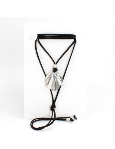 Collar de Gamuza Leaf