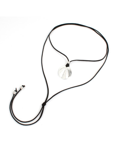 Collar de Gamuza Leaf