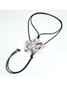 Collar de Gamuza Silver Flower