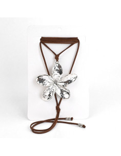 Collar de Gamuza Silver Flower