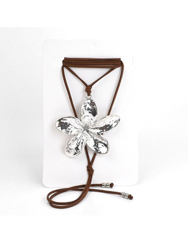 Collar de Gamuza Silver Flower