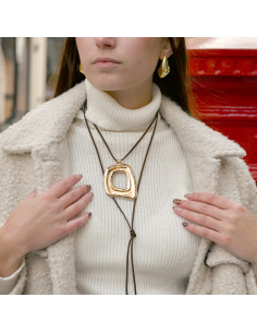 Collar de Gamuza Square Gold