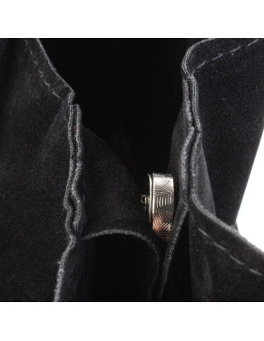 Cartera Tote de Gamuza y Tachas