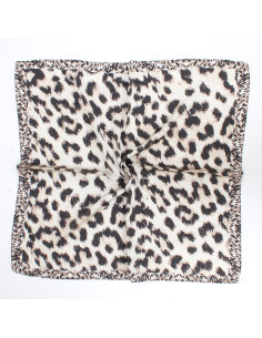 Pañuelo Leopard Printed Camel (70x70)