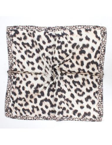 Pañuelo Leopard Printed Camel (70x70)