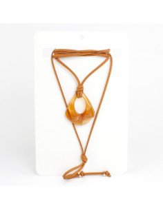 Collar de Gamuza y Acrílico