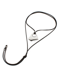 Collar de Gamuza y Dije de Corazón