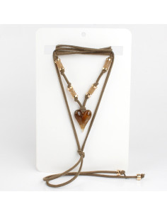 Collar de Gamuza y Corazón Acrílico