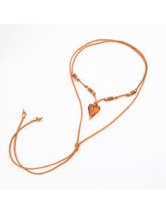 Collar de Gamuza y Corazón Acrílico