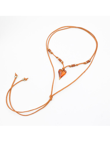 Collar de Gamuza y Corazón Acrílico