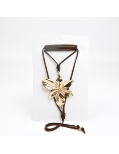 Collar Corbatero de Gamuza con Flor | Infinita Moda