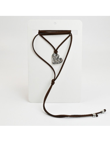 Collar Corbatero de Gamuza con Dije Corazón Níquel| Mayorista