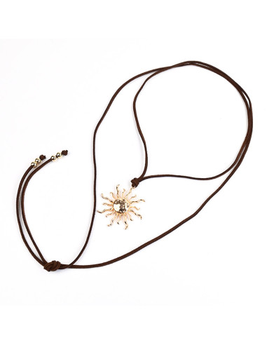 Collar Corbatero de Gamuza con Dije Sol | Infinita Moda