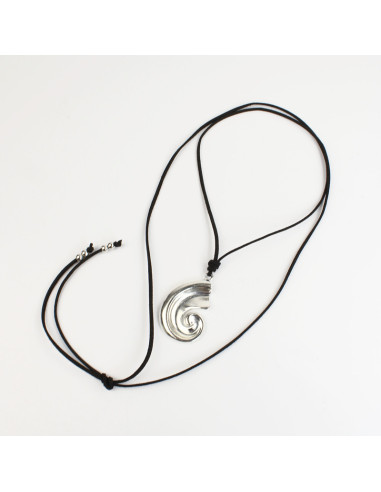 Collar Corbatero de Gamuza con Dije Caracol  | Infinita Moda
