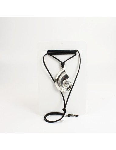 Collar Corbatero de Gamuza con Dije Caracol  | Infinita Moda