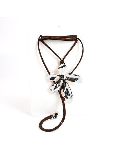 Collar Corbatero de Gamuza | Infinita Moda